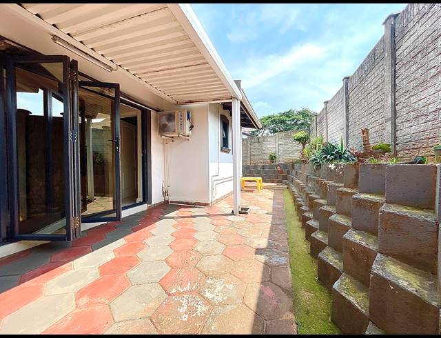 3 BEDROOM SECTIONAL TITLE FOR SALE IN MONTCLAIR